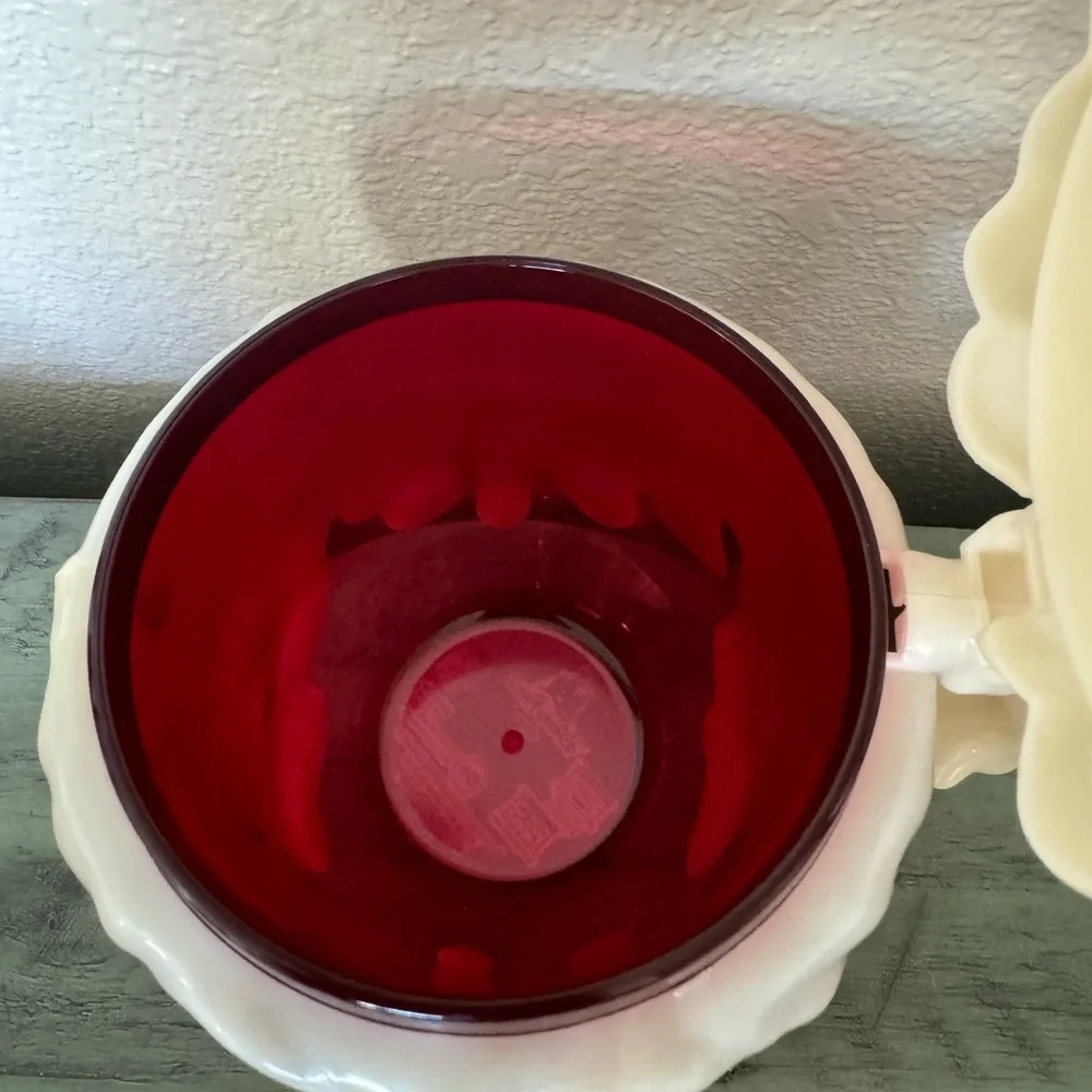 Disney Parks Poison Apple Stein Glow in the Dark